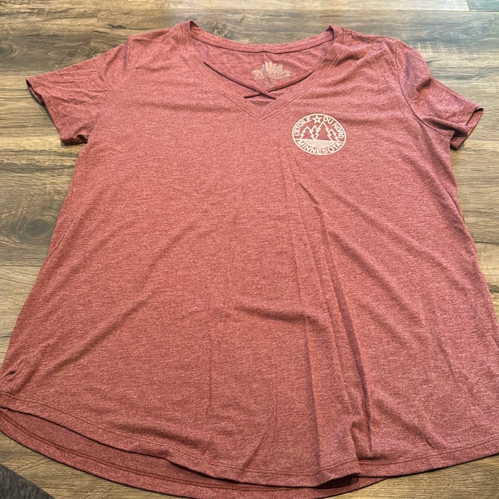 Maroon T